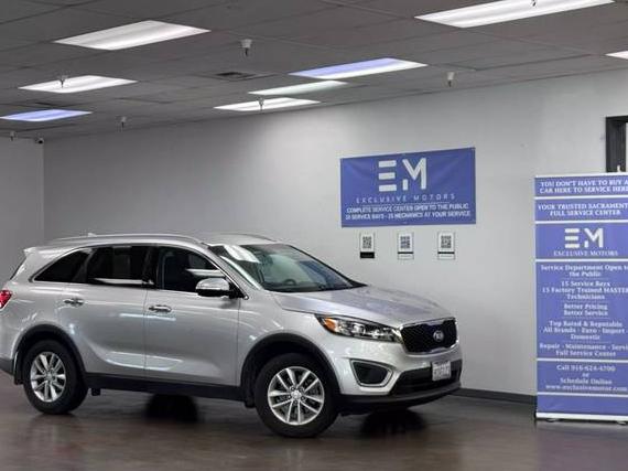 KIA SORENTO 2017 5XYPG4A32HG275577 image