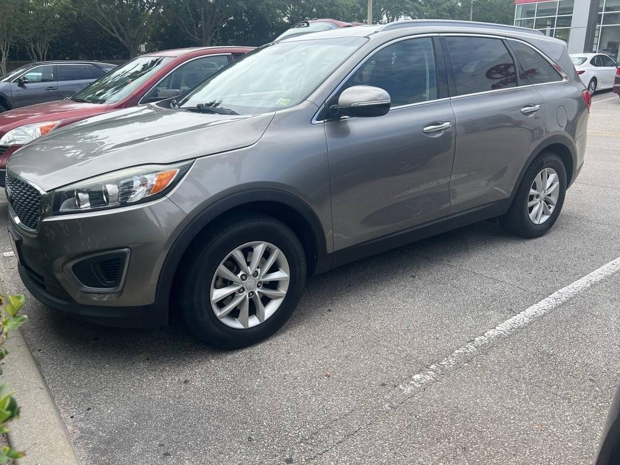 KIA SORENTO 2017 5XYPG4A31HG192268 image