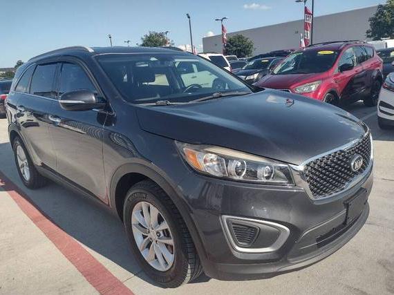 KIA SORENTO 2017 5XYPG4A33HG189694 image KIA SORENTO 2017 5XYPG4A33HG189694 image