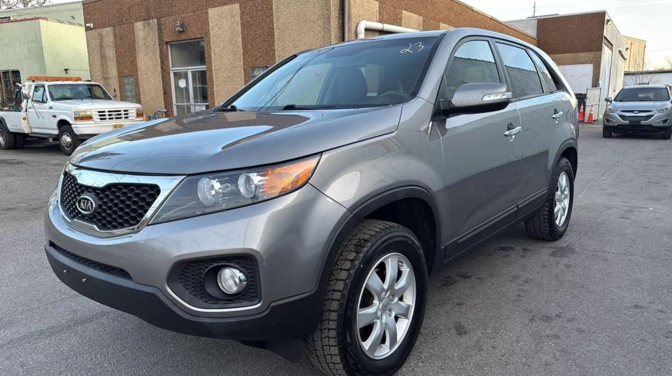 KIA SORENTO 2013 5XYKT3A12DG415023 image