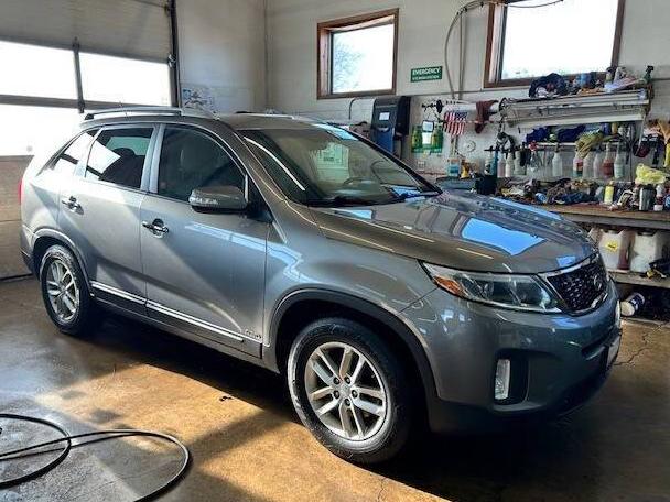 KIA SORENTO 2015 5XYKTCA66FG592222 image