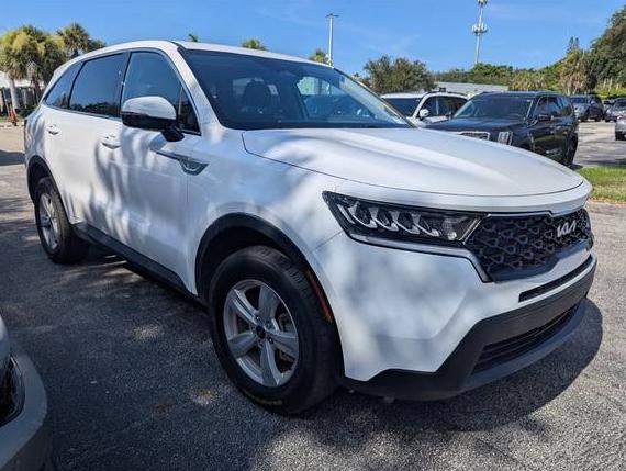 KIA SORENTO 2022 5XYRGDLC6NG080860 image