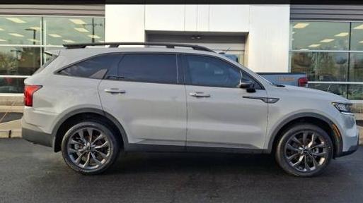 KIA SORENTO 2022 5XYRHDLF2NG094908 image