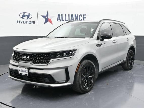 KIA SORENTO 2022 5XYRK4LF3NG107778 image