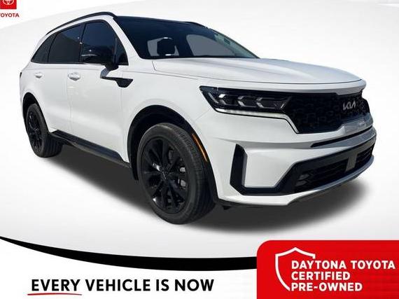 KIA SORENTO 2022 5XYRK4LF1NG109819 image
