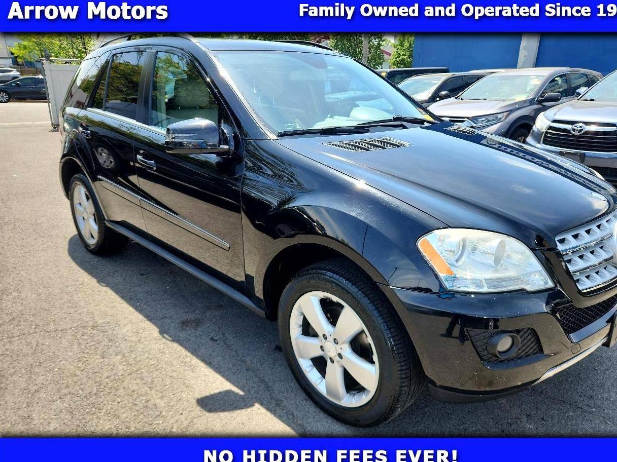 MERCEDES-BENZ M-CLASS 2011 4JGBB8GB2BA690688 image MERCEDES-BENZ M-CLASS 2011 4JGBB8GB2BA690688 image
