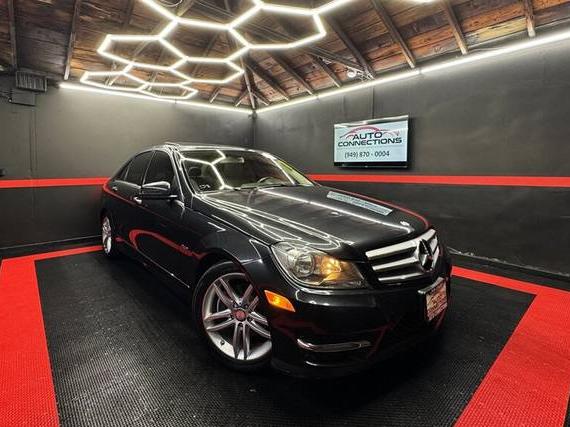 MERCEDES-BENZ C-CLASS 2012 WDDGF4HB0CR238477 image