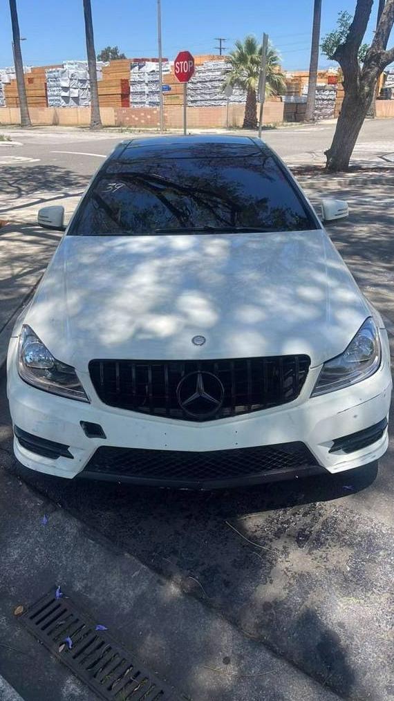MERCEDES-BENZ C-CLASS 2012 WDDGJ4HBXCF924462 image MERCEDES-BENZ C-CLASS 2012 WDDGJ4HBXCF924462 image