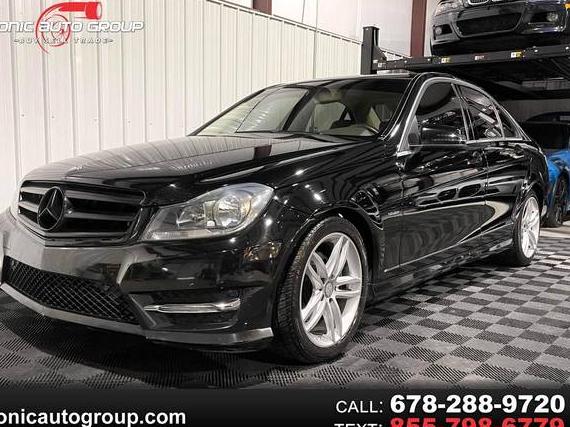 MERCEDES-BENZ C-CLASS 2012 WDDGF4HBXCR195427 image