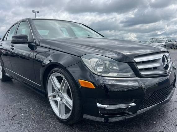 MERCEDES-BENZ C-CLASS 2012 WDDGF8BB4CA714924 image