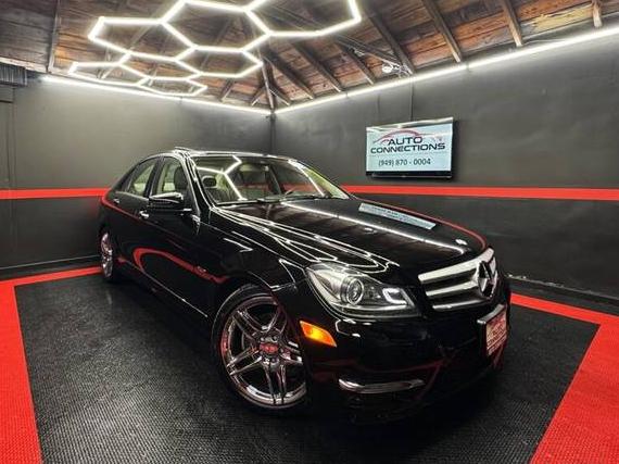 MERCEDES-BENZ C-CLASS 2012 WDDGF4HB9CR229325 image