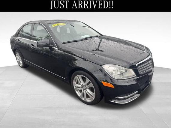 MERCEDES-BENZ C-CLASS 2012 WDDGF8BBXCR230077 image