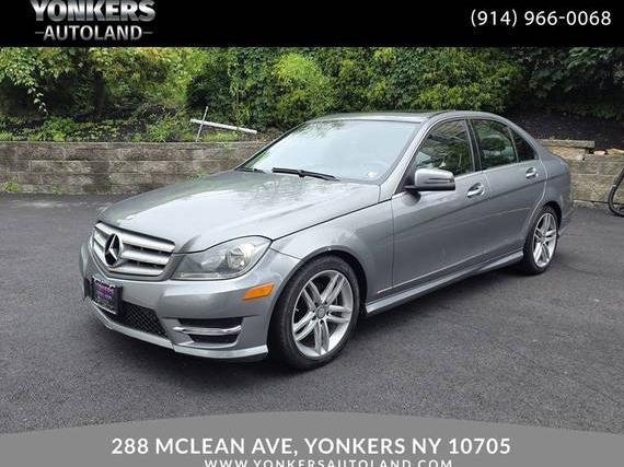 MERCEDES-BENZ C-CLASS 2012 WDDGF8BB1CR224135 image