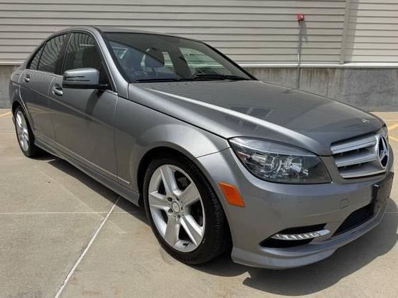 MERCEDES-BENZ C-CLASS 2011 WDDGF8BB0BR161012 image