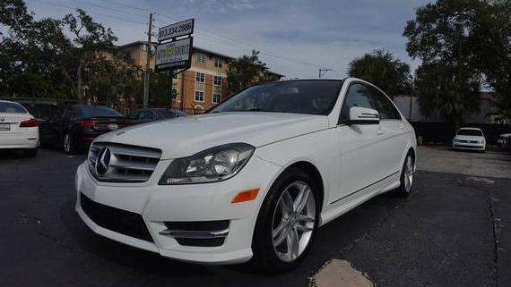 MERCEDES-BENZ C-CLASS 2013 WDDGF4HB5DA852277 image