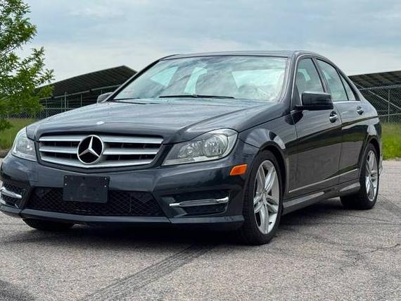 MERCEDES-BENZ C-CLASS 2013 WDDGF8AB2DG044225 image