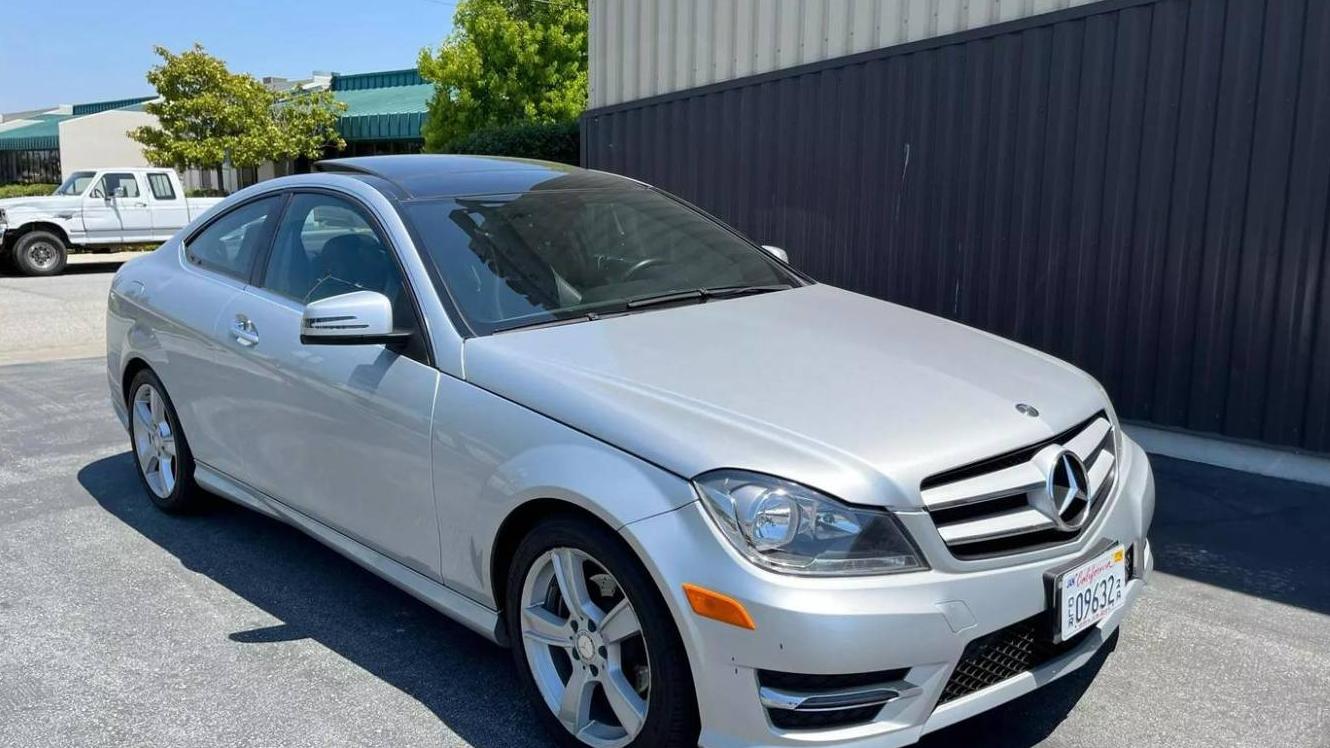 MERCEDES-BENZ C-CLASS 2013 WDDGJ4HB9DG065117 image