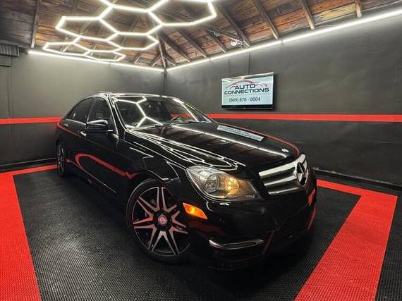 MERCEDES-BENZ C-CLASS 2013 WDDGF4HB7DA802545 image