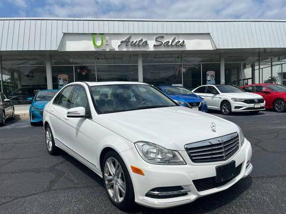 MERCEDES-BENZ C-CLASS 2013 WDDGF8AB8DR241520 image