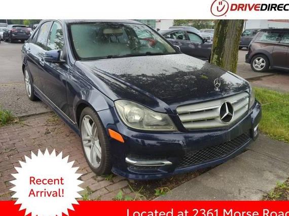 MERCEDES-BENZ C-CLASS 2013 WDDGF8AB4DG138140 image