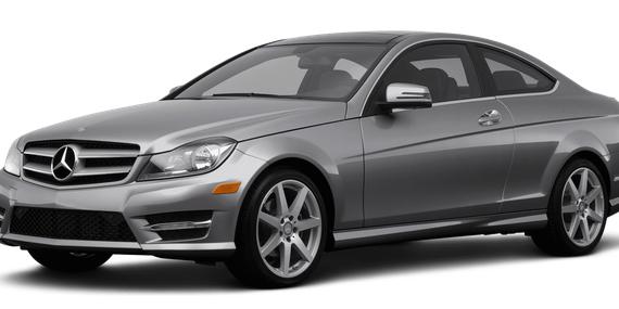 MERCEDES-BENZ C-CLASS 2013 WDDGJ4HB2DG008726 image