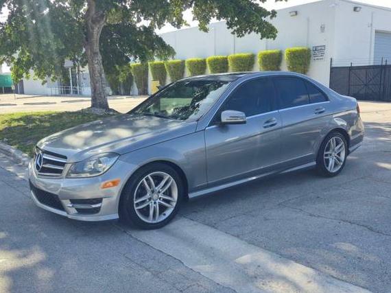 MERCEDES-BENZ C-CLASS 2014 WDDGF4HB4ER305472 image