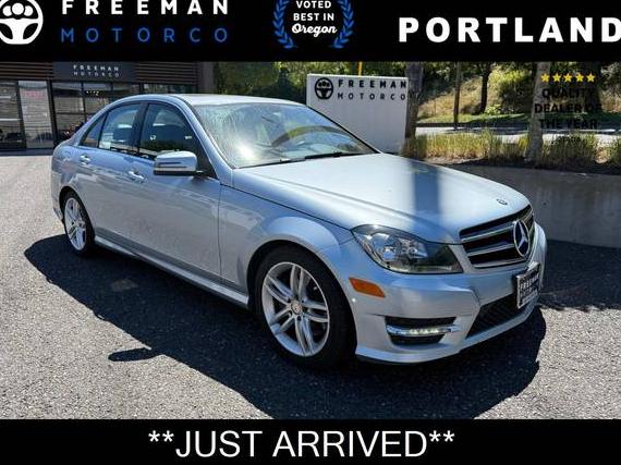 MERCEDES-BENZ C-CLASS 2014 WDDGF8AB8ER319974 image