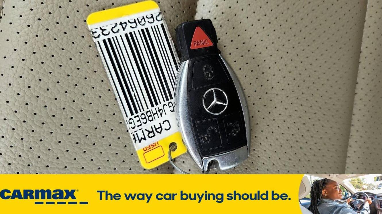 MERCEDES-BENZ C-CLASS 2014 WDDGJ4HB6EG200409 image