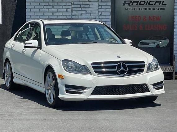 MERCEDES-BENZ C-CLASS 2014 WDDGF4HB0EA927727 image