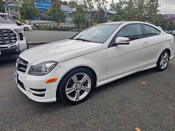 MERCEDES-BENZ C-CLASS 2014 WDDGJ4HB9EG202963 image
