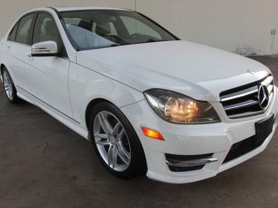 MERCEDES-BENZ C-CLASS 2014 WDDGF4HB0EA900639 image