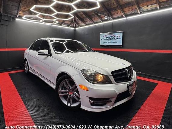 MERCEDES-BENZ C-CLASS 2014 WDDGF4HB0EG187030 image