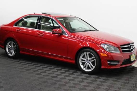 MERCEDES-BENZ C-CLASS 2014 WDDGF4HBXEG200432 image