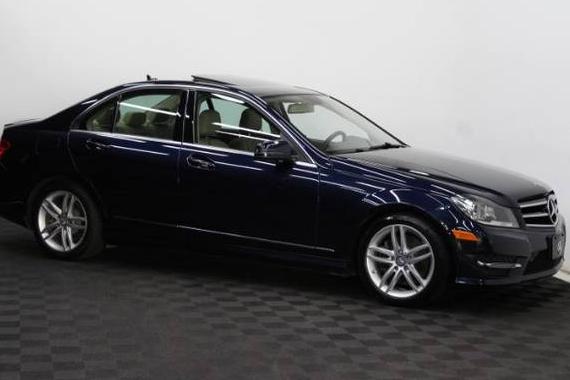 MERCEDES-BENZ C-CLASS 2014 WDDGF8AB4EA954317 image