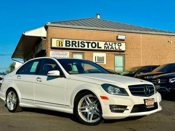MERCEDES-BENZ C-CLASS 2014 WDDGF8AB6EG181590 image