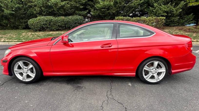 MERCEDES-BENZ C-CLASS 2014 WDDGJ4HB7EG330442 image