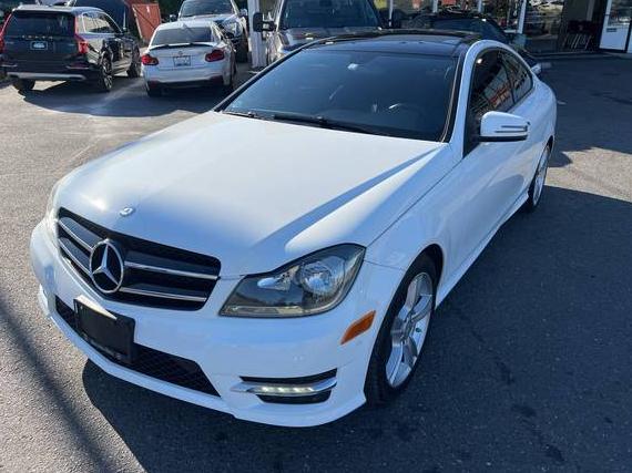 MERCEDES-BENZ C-CLASS 2015 WDDGJ4HB2FG386404 image