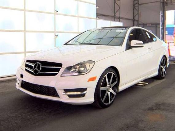 MERCEDES-BENZ C-CLASS 2015 WDDGJ4HB0FG391004 image