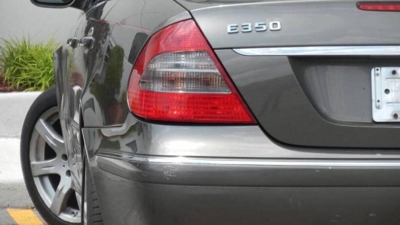 MERCEDES-BENZ E-CLASS 2008 WDBUF87X48B337982 image