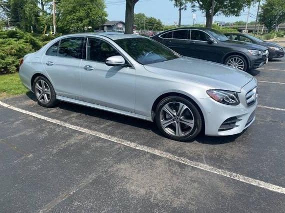 MERCEDES-BENZ E-CLASS 2019 WDDZF4KB1KA546112 image