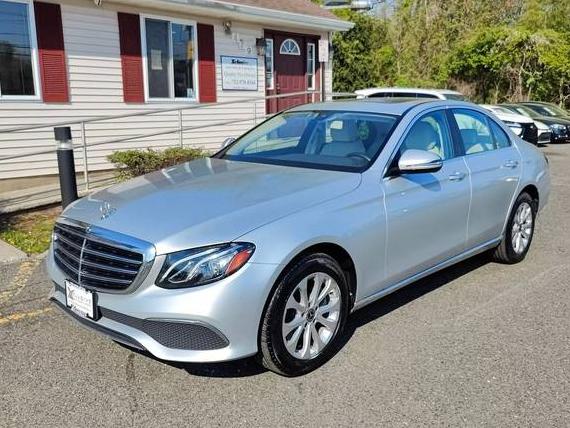 MERCEDES-BENZ E-CLASS 2019 WDDZF4KB2KA660376 image