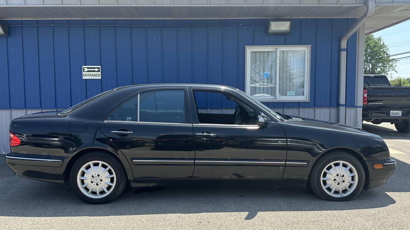 MERCEDES-BENZ E-CLASS 2001 WDBJF65J51X048480 image MERCEDES-BENZ E-CLASS 2001 WDBJF65J51X048480 image