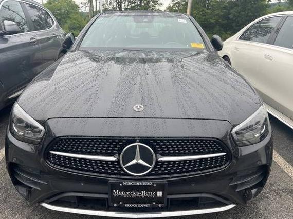 MERCEDES-BENZ E-CLASS 2022 W1KZF8EB1NB010522 image