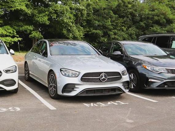 MERCEDES-BENZ E-CLASS 2022 W1KZF8DBXNB098522 image