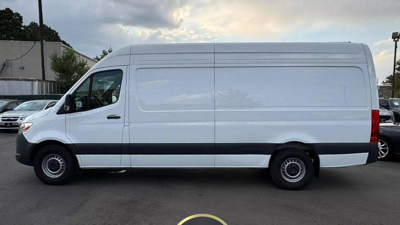 MERCEDES-BENZ SPRINTER 2024 W1Y4KCHY4RT180131 image