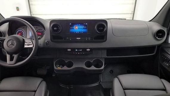 MERCEDES-BENZ SPRINTER 2024 W1Y4NBHY0RT162212 image