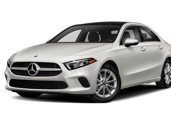 MERCEDES-BENZ A-CLASS 2019 WDD3G4FB5KW005323 image