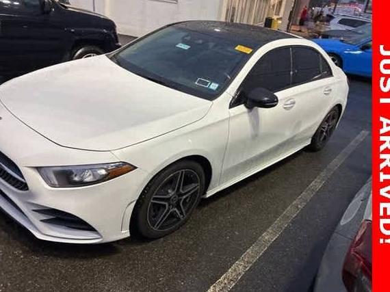 MERCEDES-BENZ A-CLASS 2019 WDD3G4FB1KW019834 image