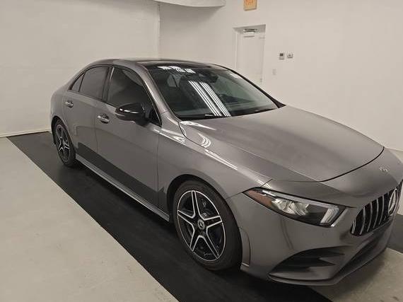 MERCEDES-BENZ A-CLASS 2019 WDD3G4FB9KW001226 image