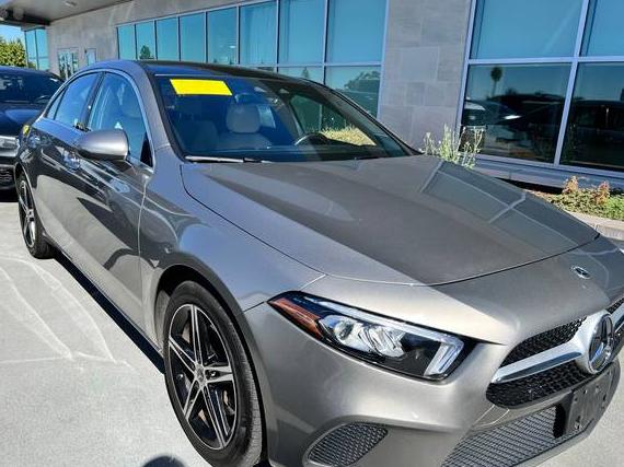 MERCEDES-BENZ A-CLASS 2019 WDD3G4EB7KW002375 image